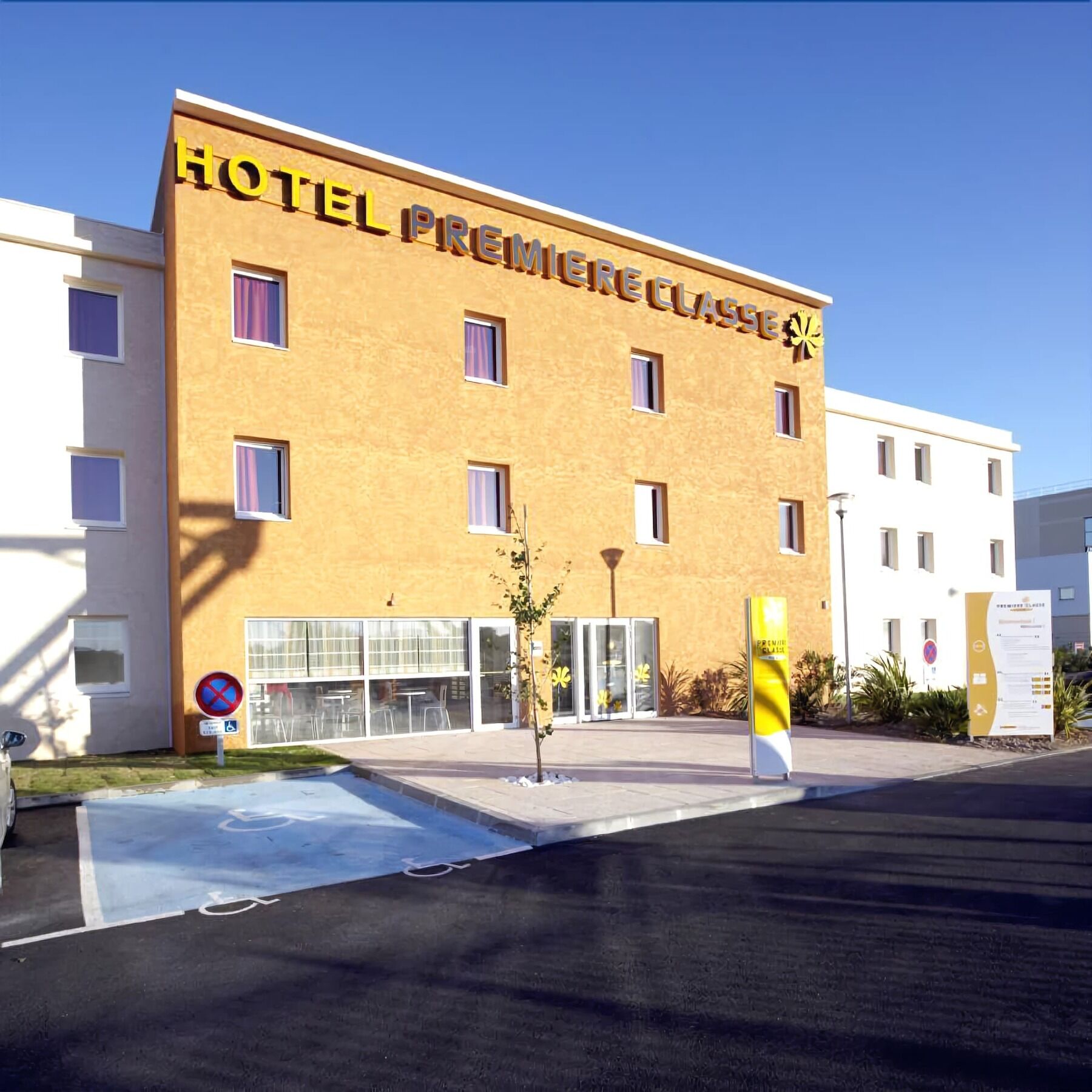 Premiere Classe Istres Hotel Exterior photo